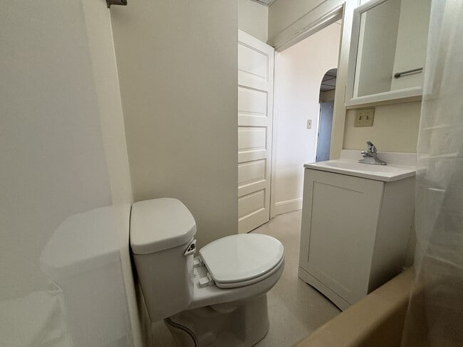 Foto del edificio - 117 N Main St