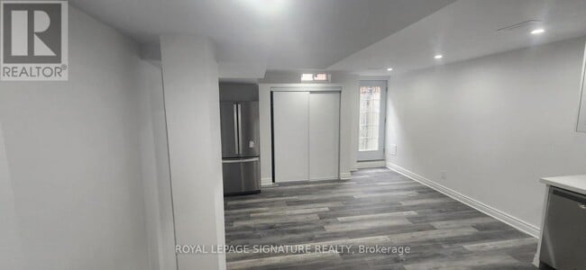 Building Photo - 83 Terry Cres