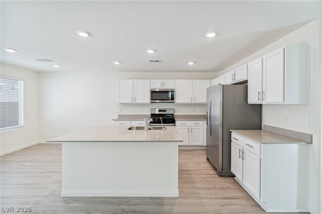 Building Photo - 3366 La Cura Ave