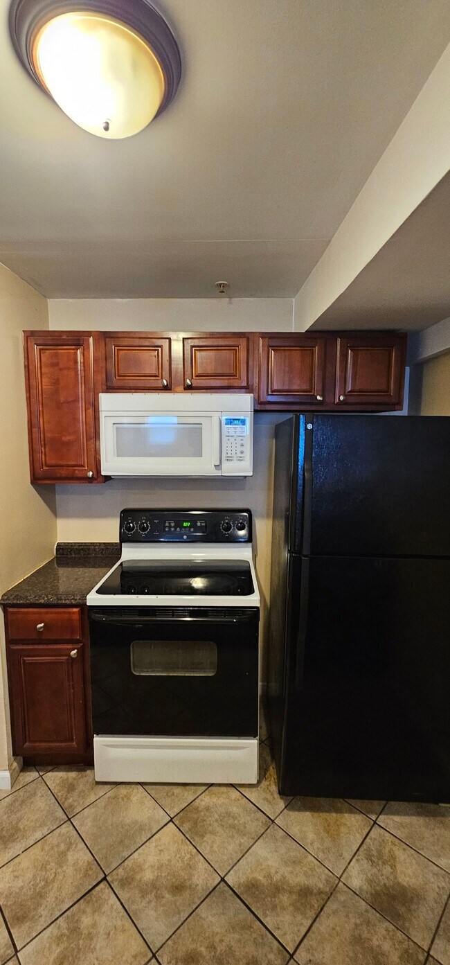 Building Photo - 219-1/2 E North Ave-Apt B
