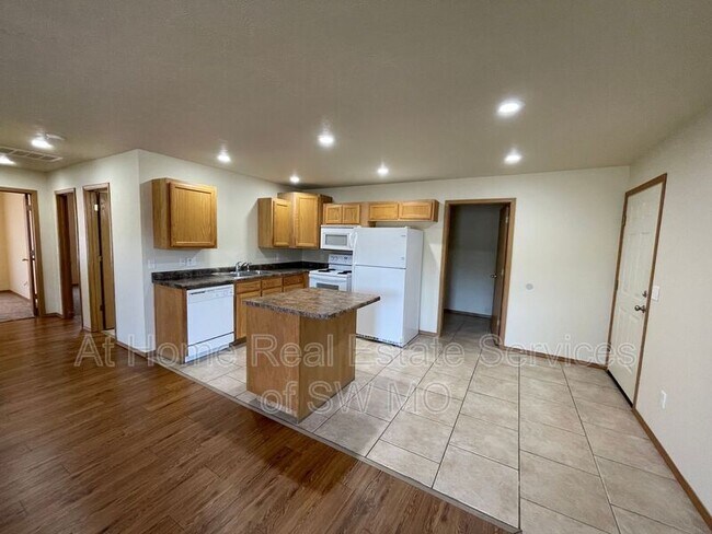 Building Photo - 5601 N Purple Ln