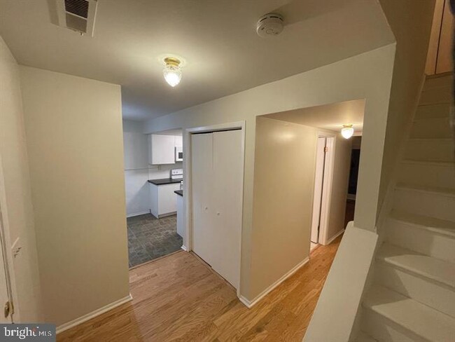 Building Photo - 1204 Stonewood Ct
