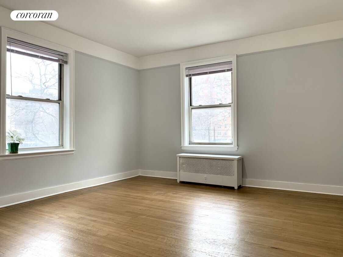 Foto principal - 59-11 Queens Blvd