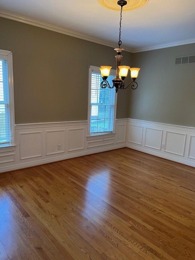 Building Photo - 4204 Nutmeg Dr