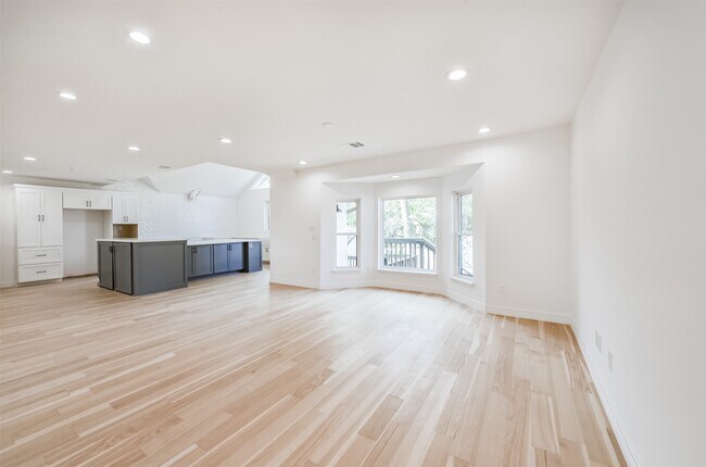 Building Photo - 4718 N Braeswood Blvd