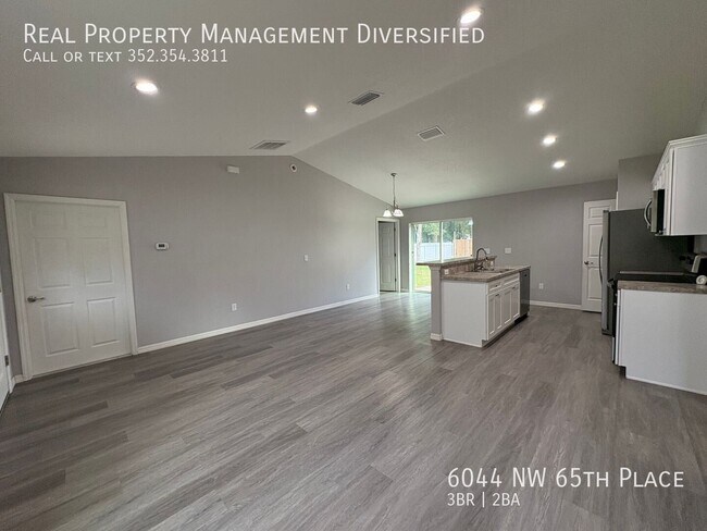 Building Photo - 6044 NW 65th Pl