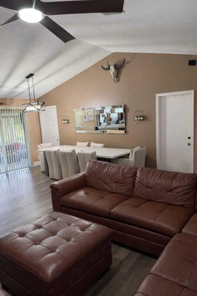 Foto del edificio - 15665 66th Ct N