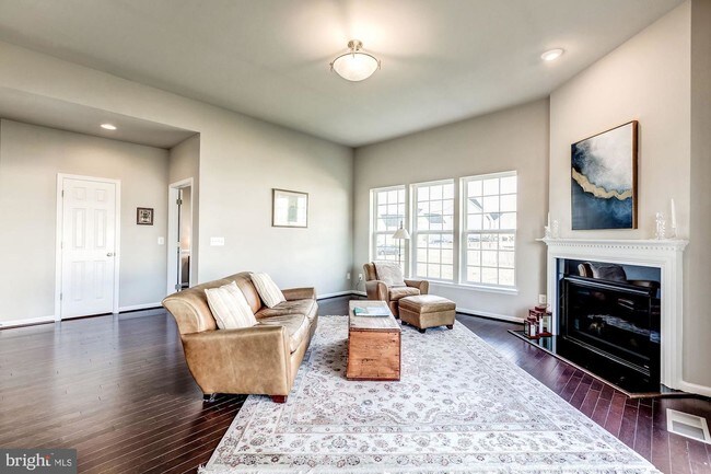 Building Photo - 832 Mildenhall Ct