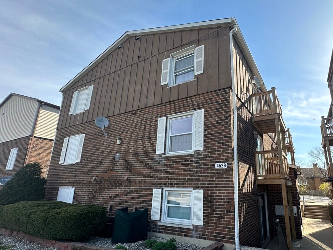 Foto principal - 4529 Prescott Ave
