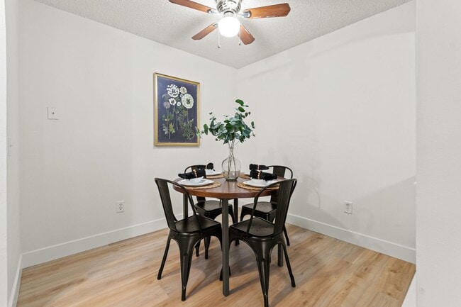 Foto del edificio - Cozy Modern 2-Bedroom Condo with Private B...