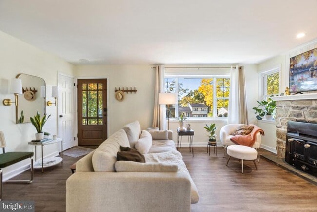 Building Photo - 1801 N Hills Ave