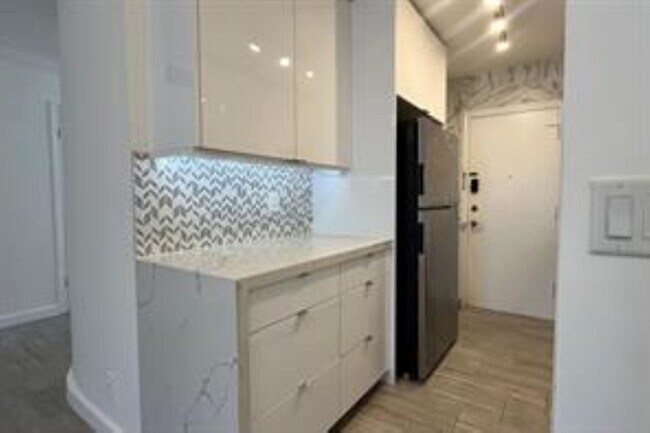 Foto del edificio - 2260 NE 67th St