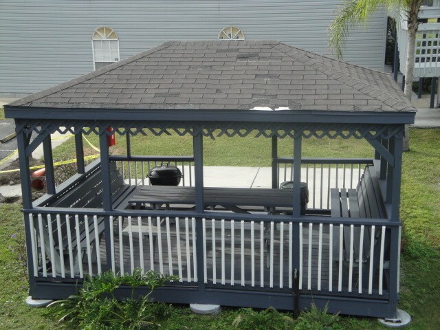 Foto del edificio - DEBARY CONDO  call  Sheila  Campbell 407-6...