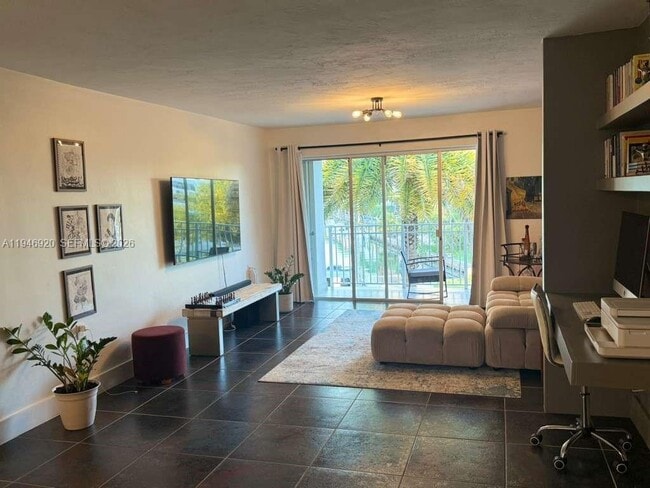 Foto del edificio - 1631 NE 114th St