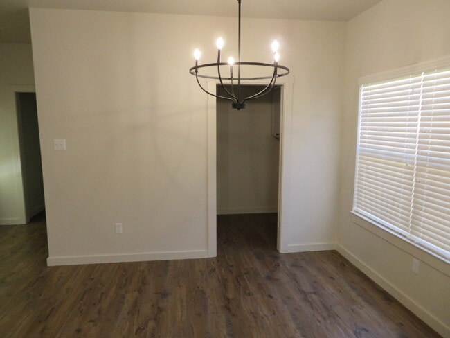 Building Photo - Beautiful Home Located Near Texas Tech University!