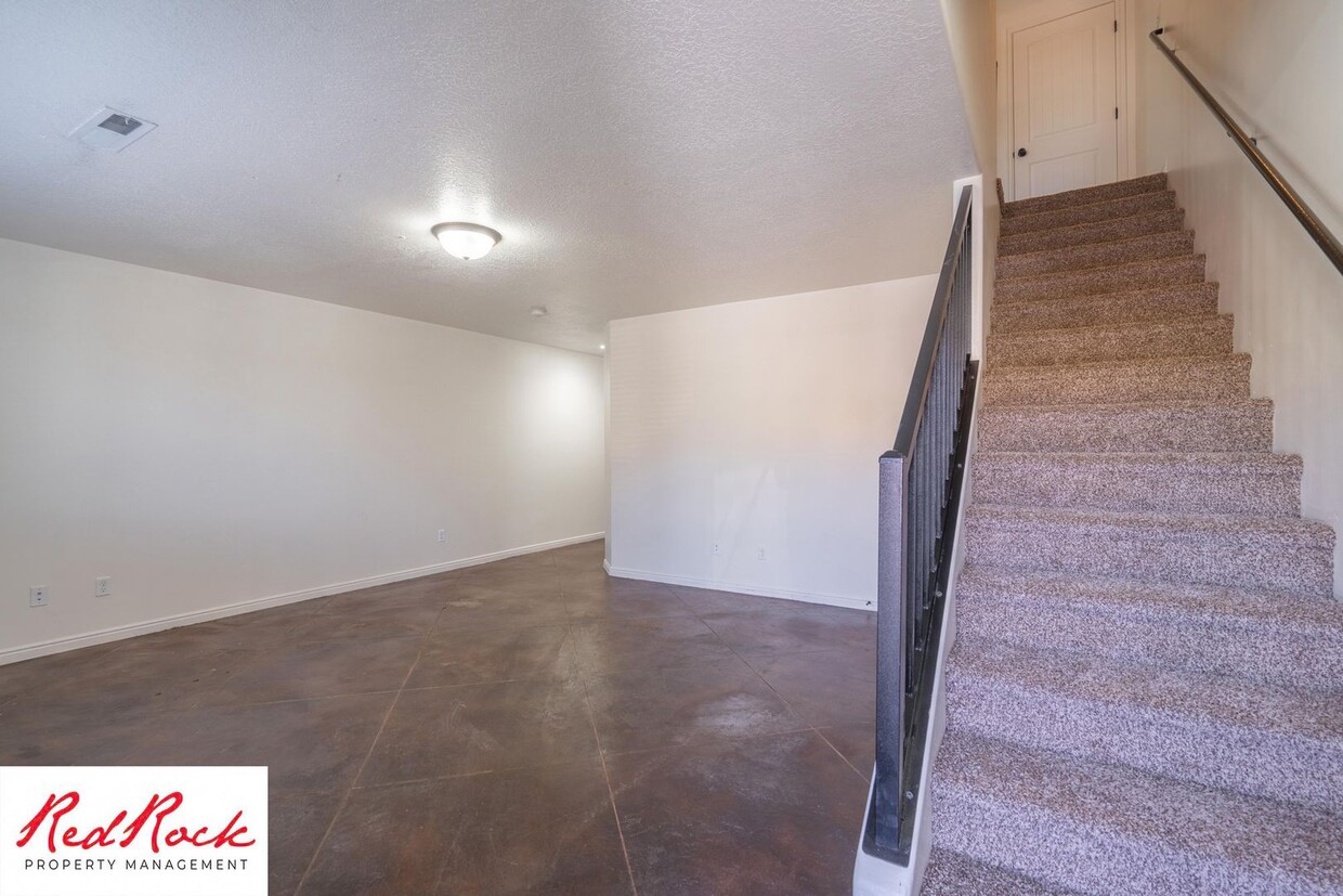 Foto principal - DOG-FRIENDLY 3 Bedroom Townhome with INTER...