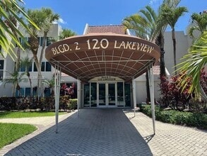 Building Photo - 120 Lakeview Dr