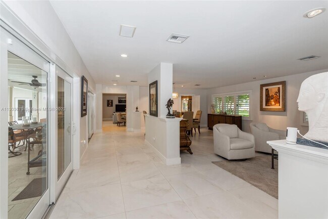 Building Photo - 5400 SW 86th St