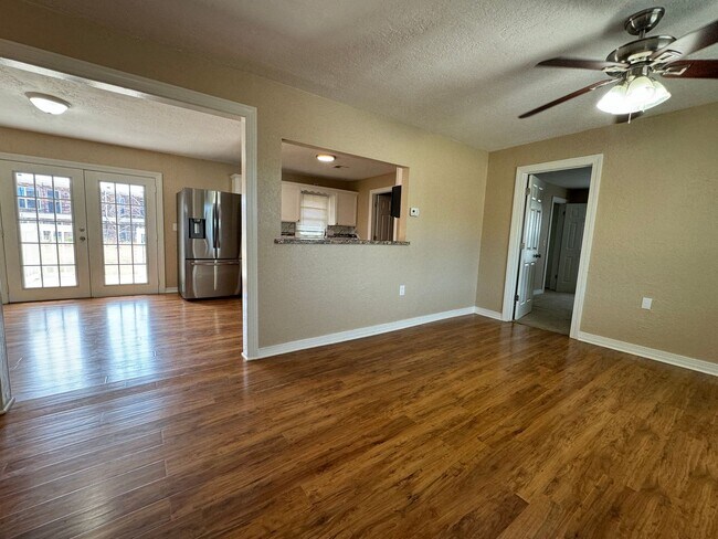 Building Photo - 3432 NW Lincoln Ave