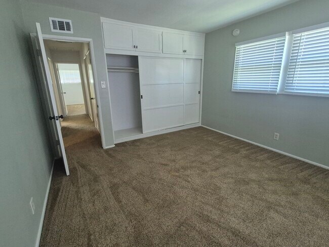 Dormitorio - 7357 Forest Ave