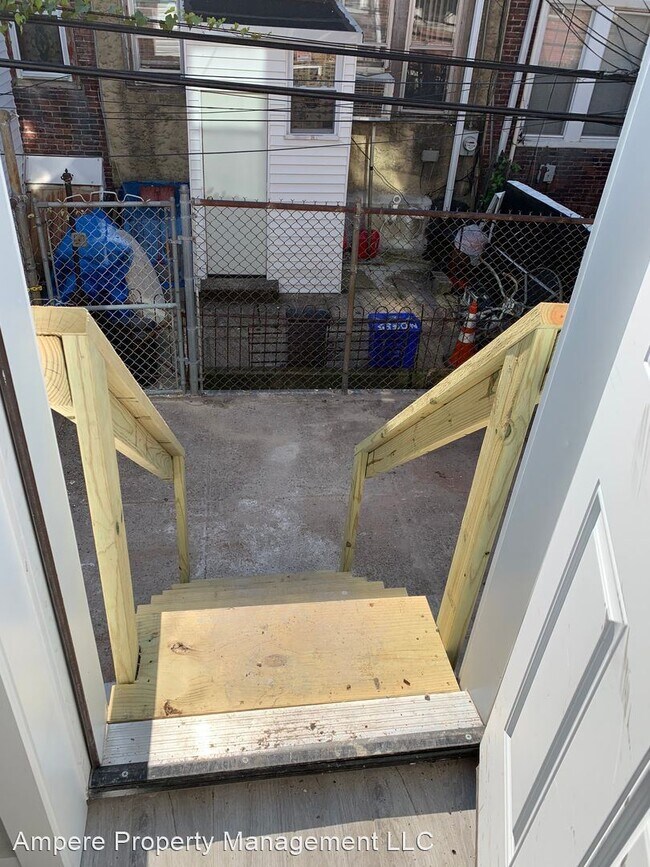 Building Photo - 3 br, 1 bath House - 1120 S Peach St