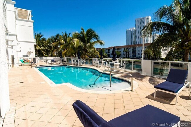 Building Photo - 2 bedroom in Aventura FL 33180