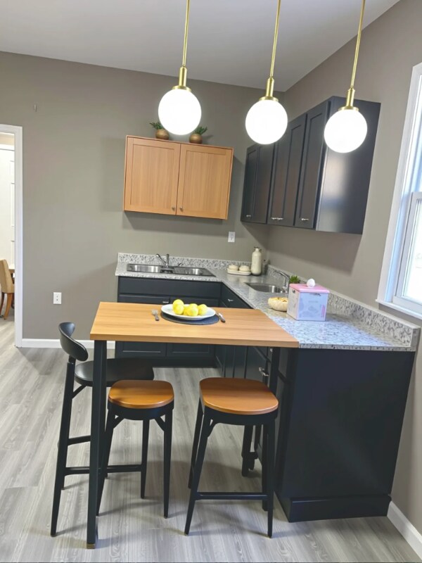 Foto del edificio - 1352 Giddings Rd