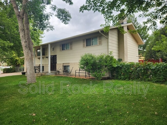 Photo - 635 Quebec St House