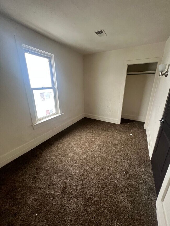 Foto del edificio - 721 E 12th St