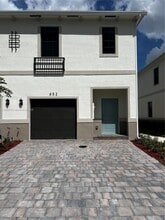 Building Photo - 652 NW 6th St