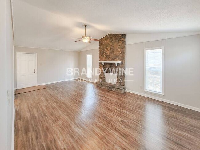 Foto del edificio - 6395 Golden Park Dr