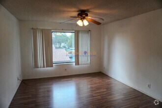 Building Photo - 109 Bolero Plaza