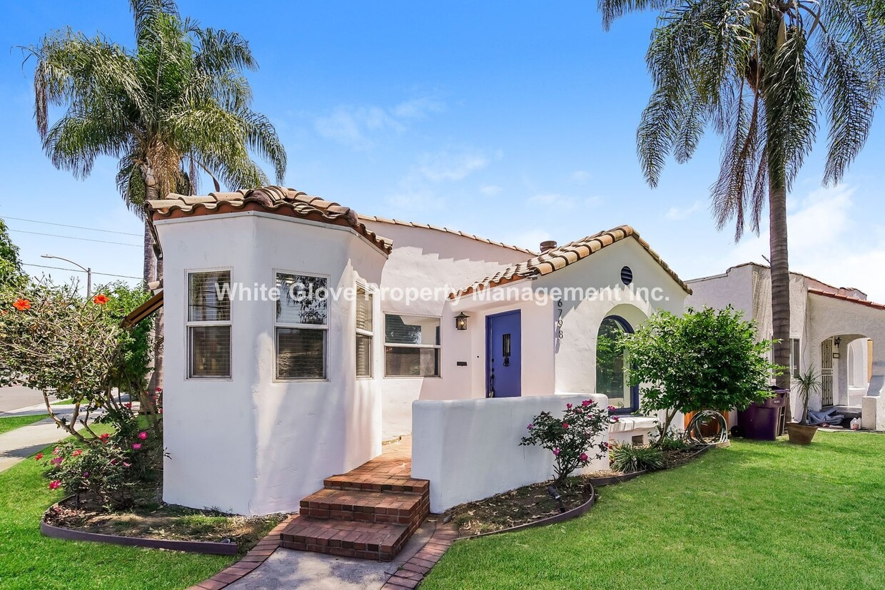 Primary Photo - Spanish-Style 2 Bedroom Long Beach Home