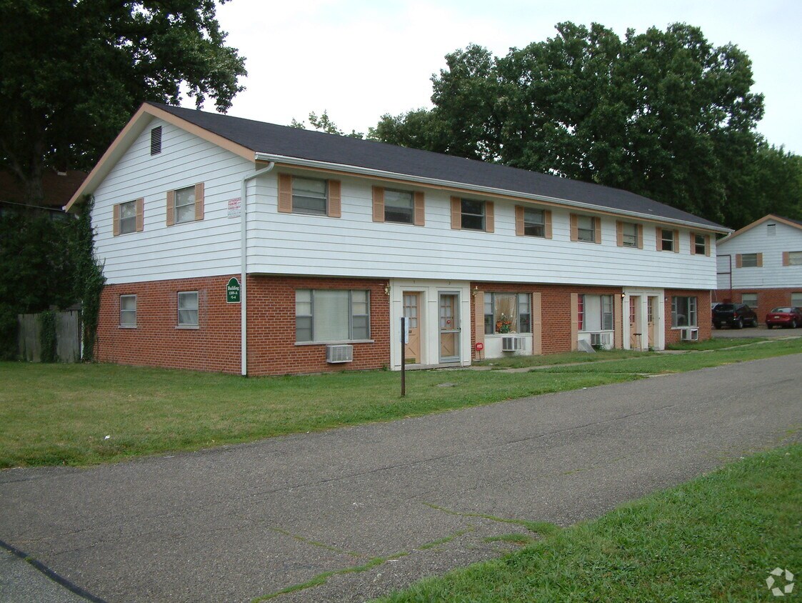 1389 B 1389 W Galbraith Rd Cincinnati, OH