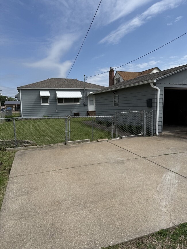 Building Photo - 4320 18th Ave