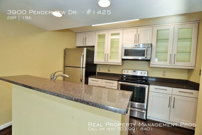 Building Photo - 3900 Penderview Dr