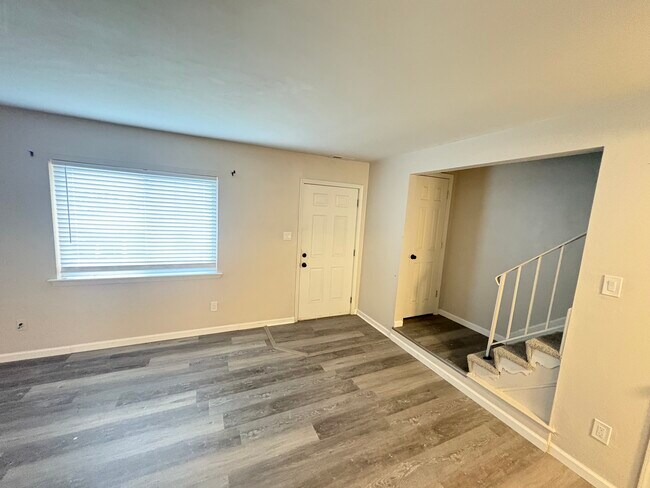 Foto del edificio - 813 S Grosvenor Ct