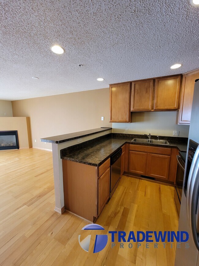 Foto del edificio - 4800 Underwood Ln N