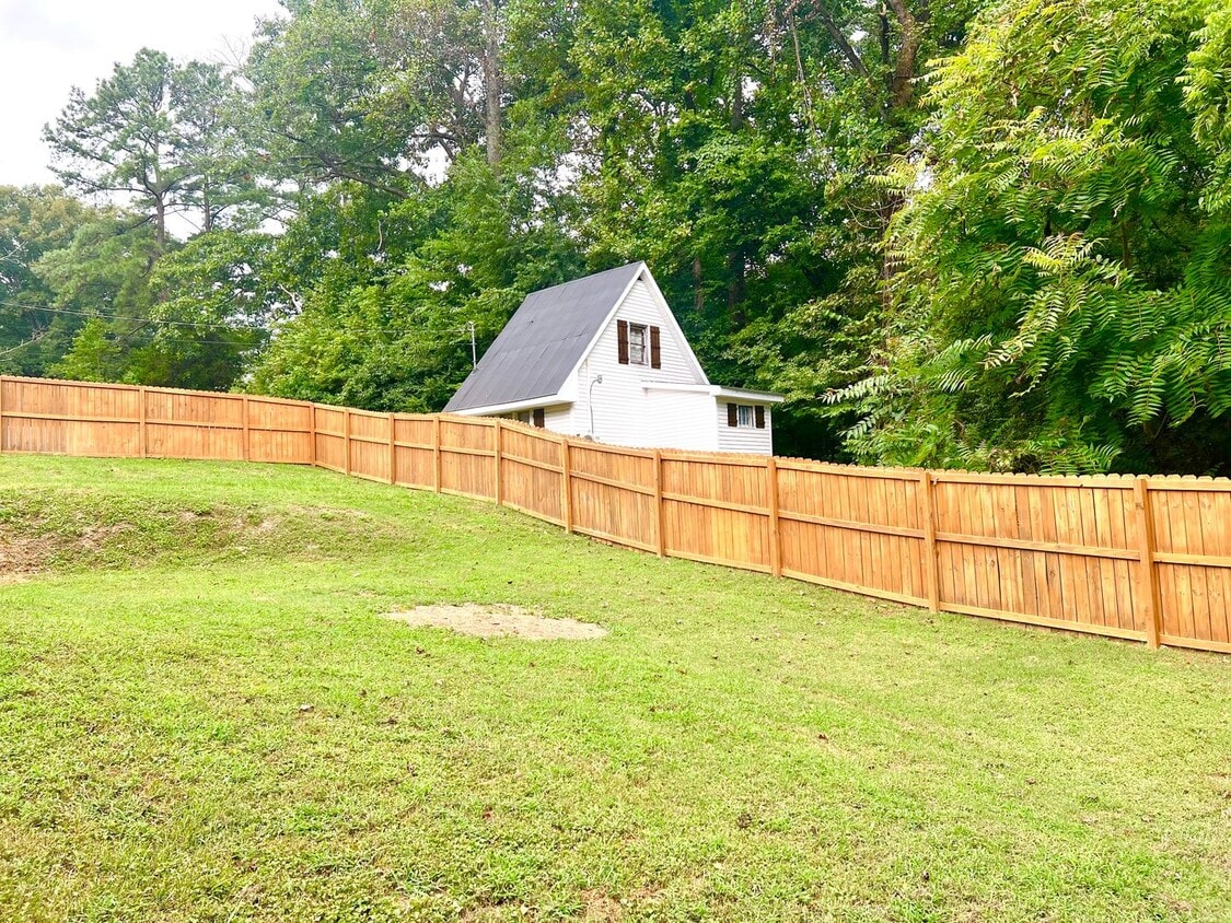 Building Photo - 135 Antioch Rd