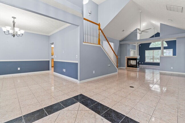 Building Photo - Woodbine Home