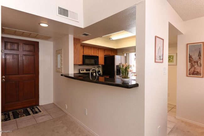 Foto del edificio - 9460 N 92nd St