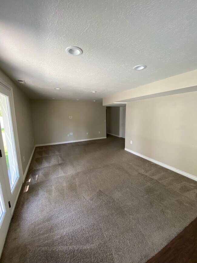 Building Photo - 1081 W 3425 N