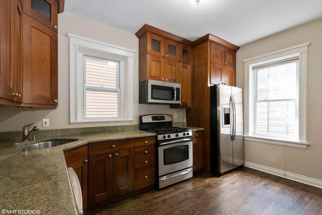 Foto del edificio - 1341 W Waveland Ave