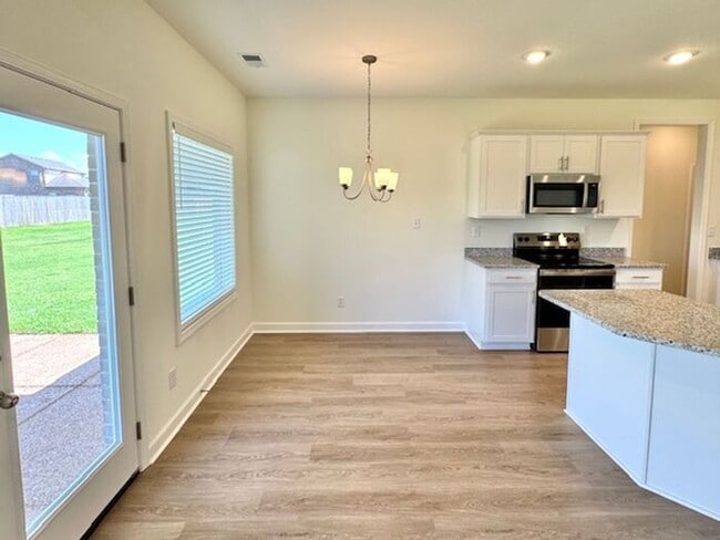 Building Photo - Move In Special! Conditions Apply. Now Lea...