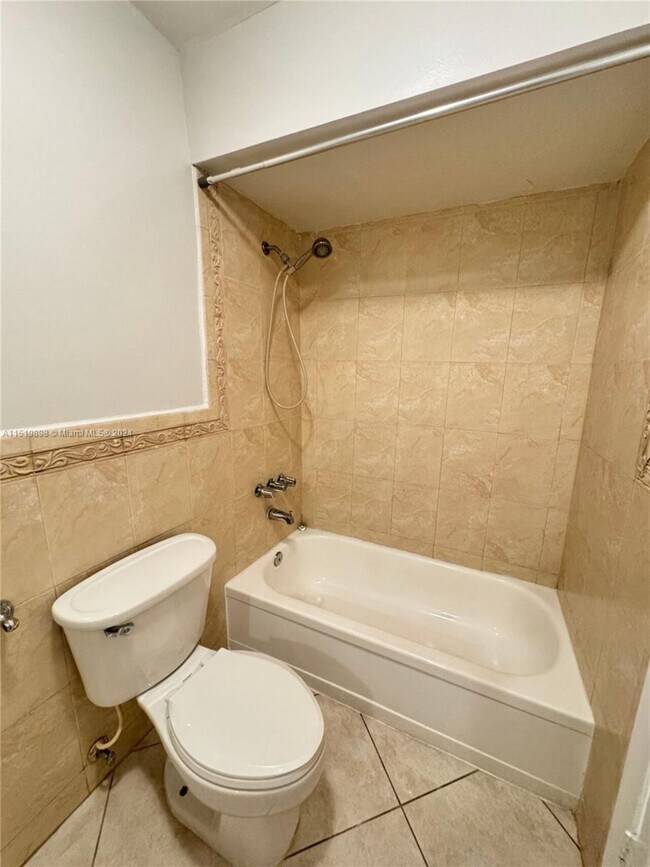 Building Photo - 9370 SW 87th Ave MIAMI, FL 33176