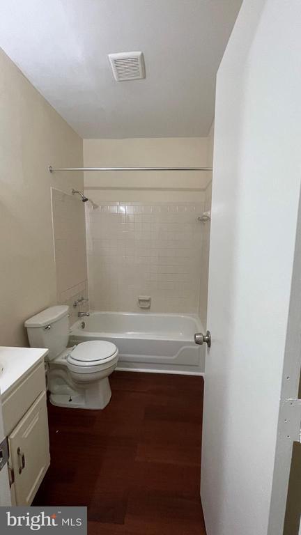 Building Photo - 1423 W Fayette St