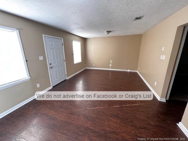 Foto del edificio - 516 Hickorywood Dr