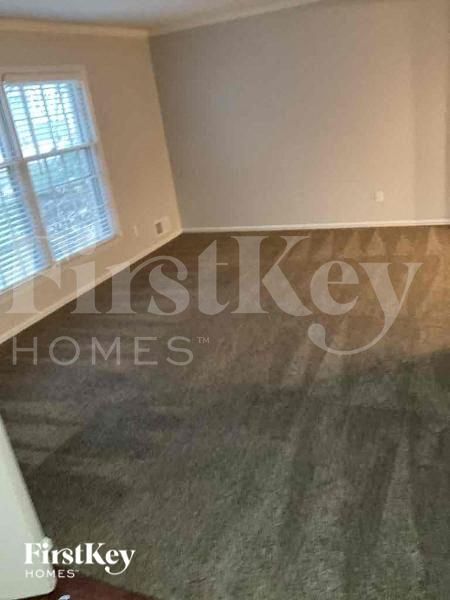 Foto del edificio - 9955 Melrose Dr