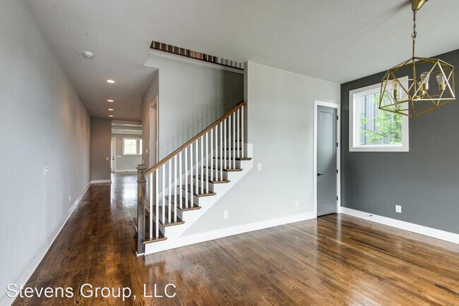 Building Photo - 3 br, 2.5 bath House - 410  37th Ave N Unit A