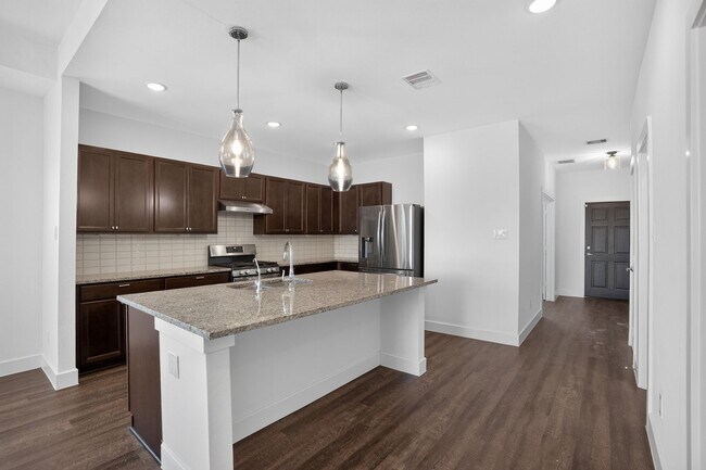 Foto del edificio - Beautiful 3-Bedroom Home with Open Floor Plan, Washer & Dryer Included in Conroe